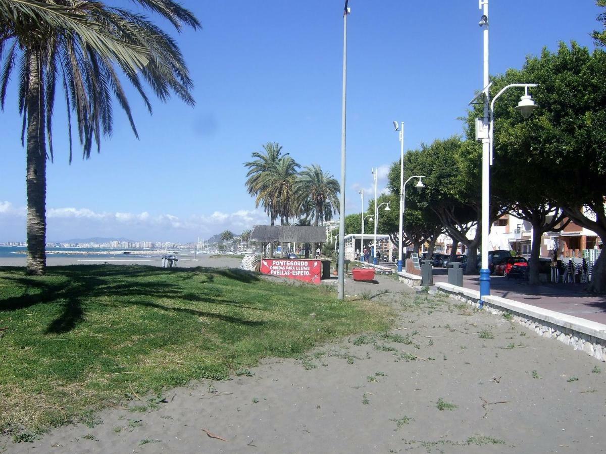 Apartment On The Beach Málaga Dış mekan fotoğraf
