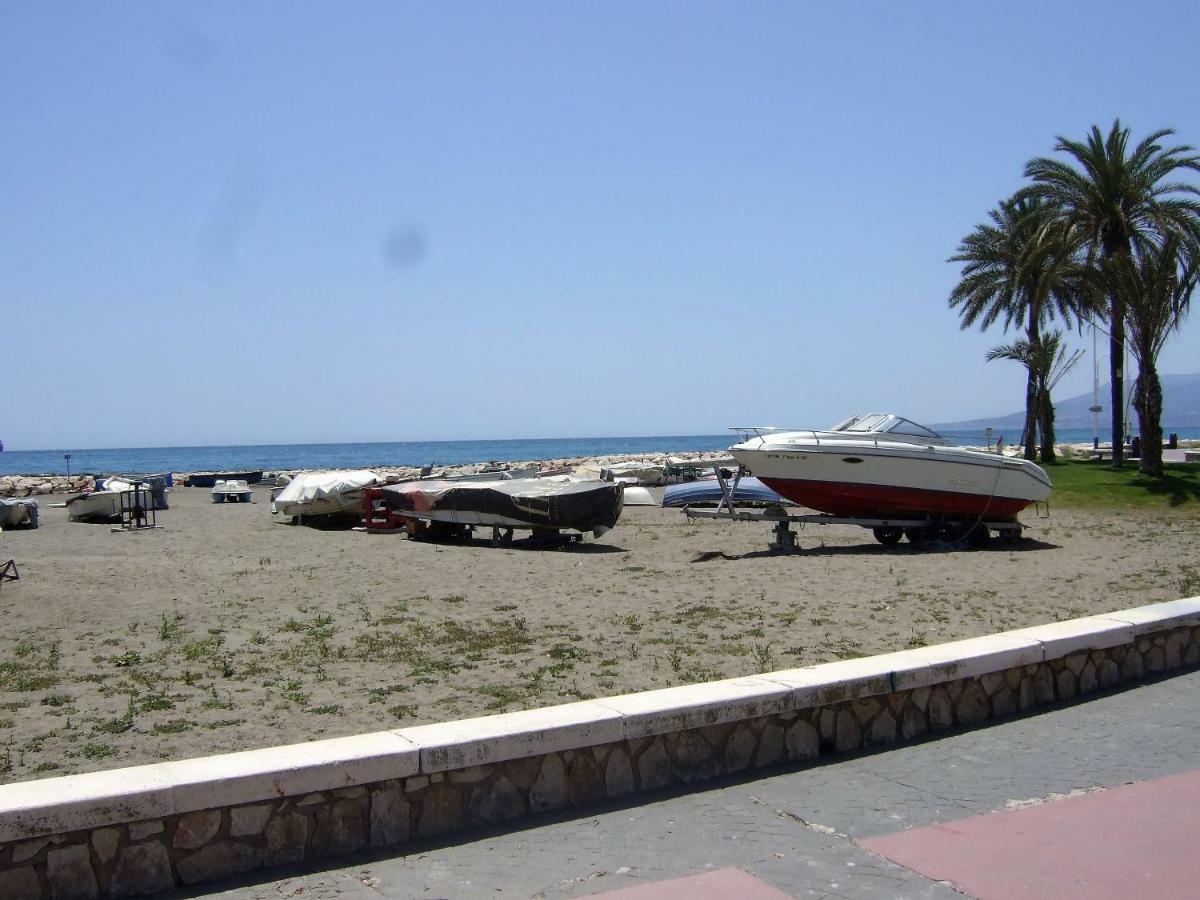 Apartment On The Beach Málaga Dış mekan fotoğraf